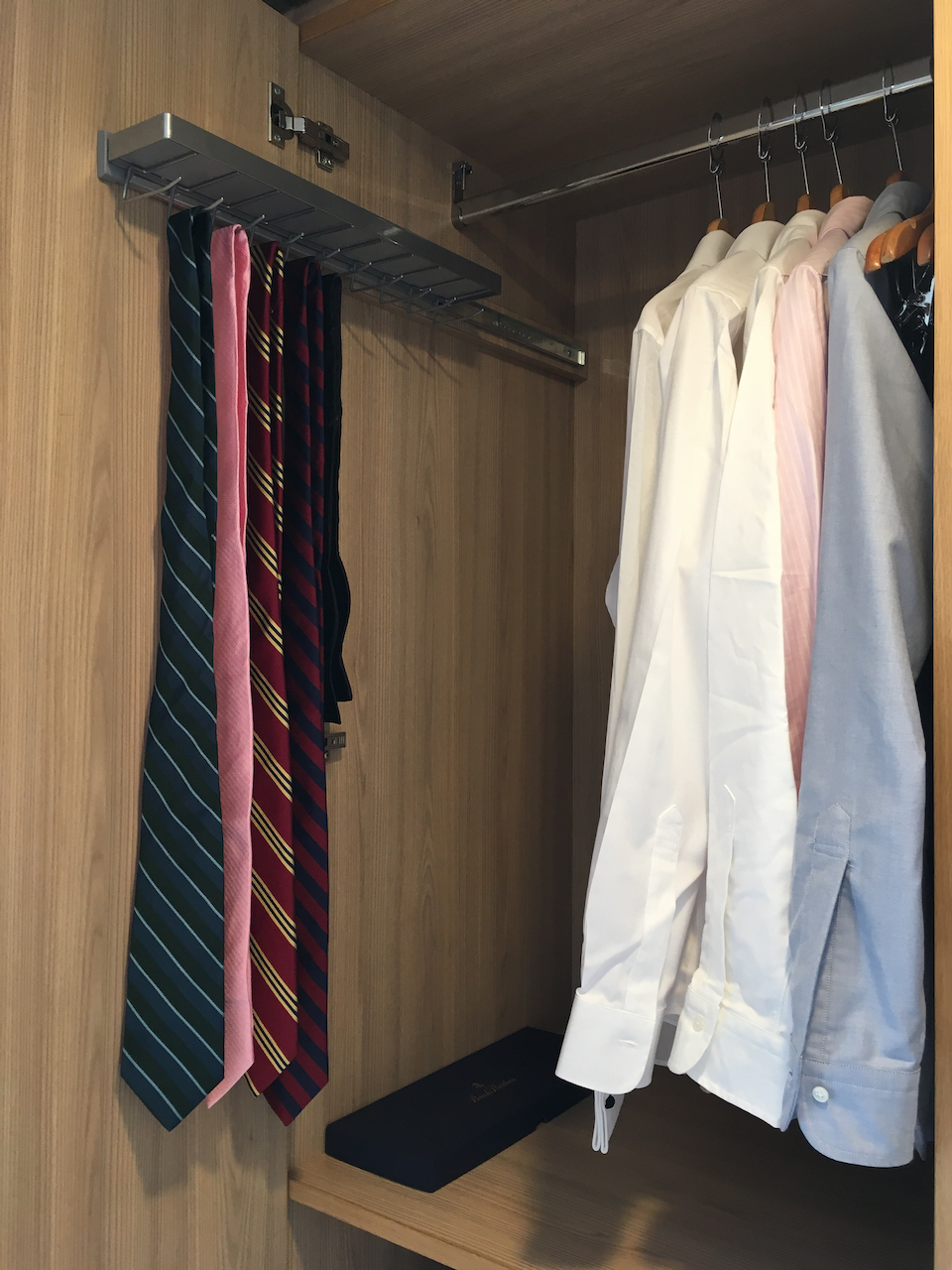 Queen Mary Rack Bench Cunard Queen Mary 2 (QM2) Britannia Single (KC) Stateroom Review