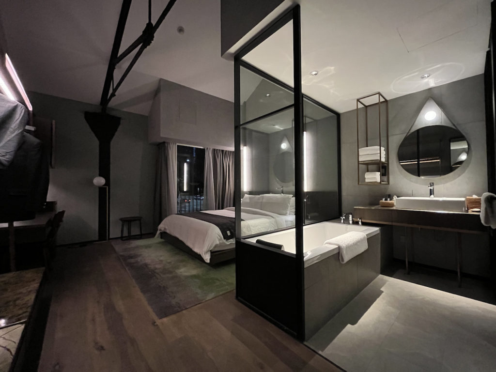 Warehouse Hotel Singapore Loft Room