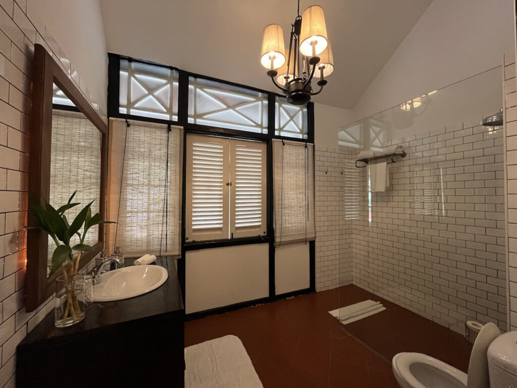 Villa Samadhi Singapore Crib Bathroom