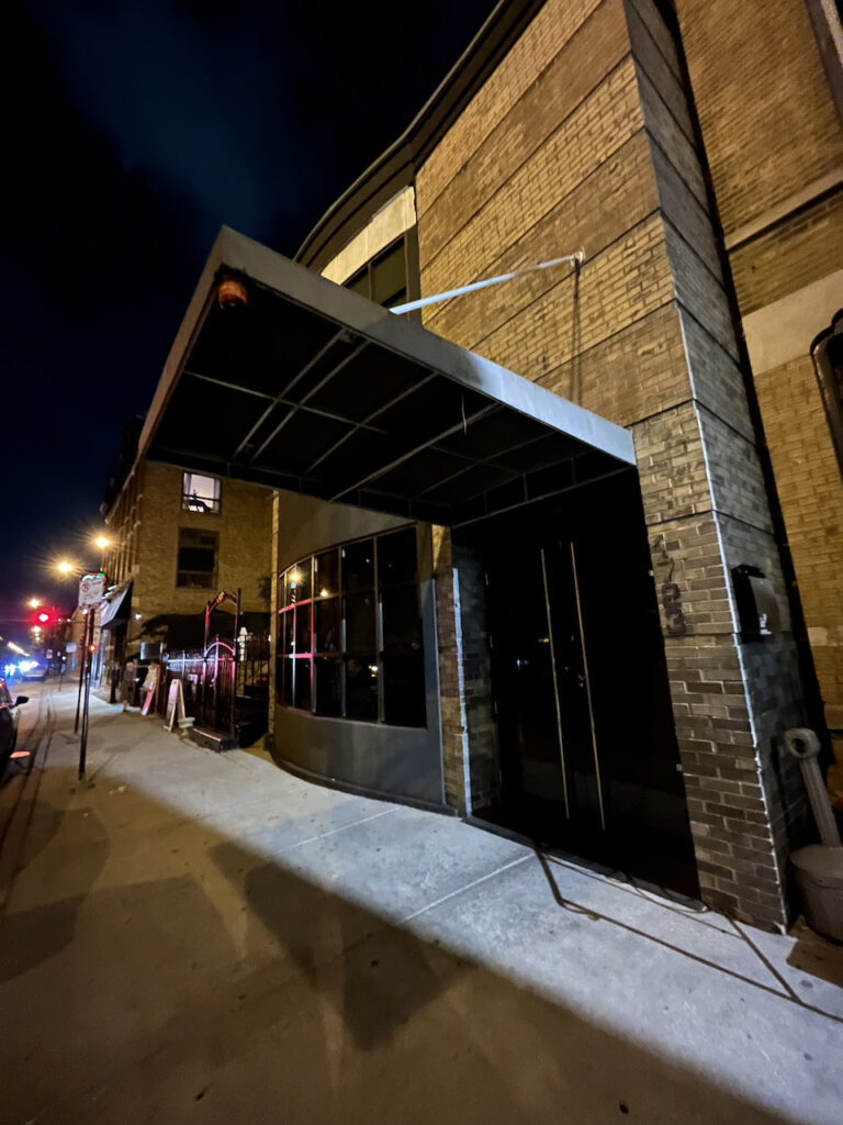 Alinea Chicago Exterior