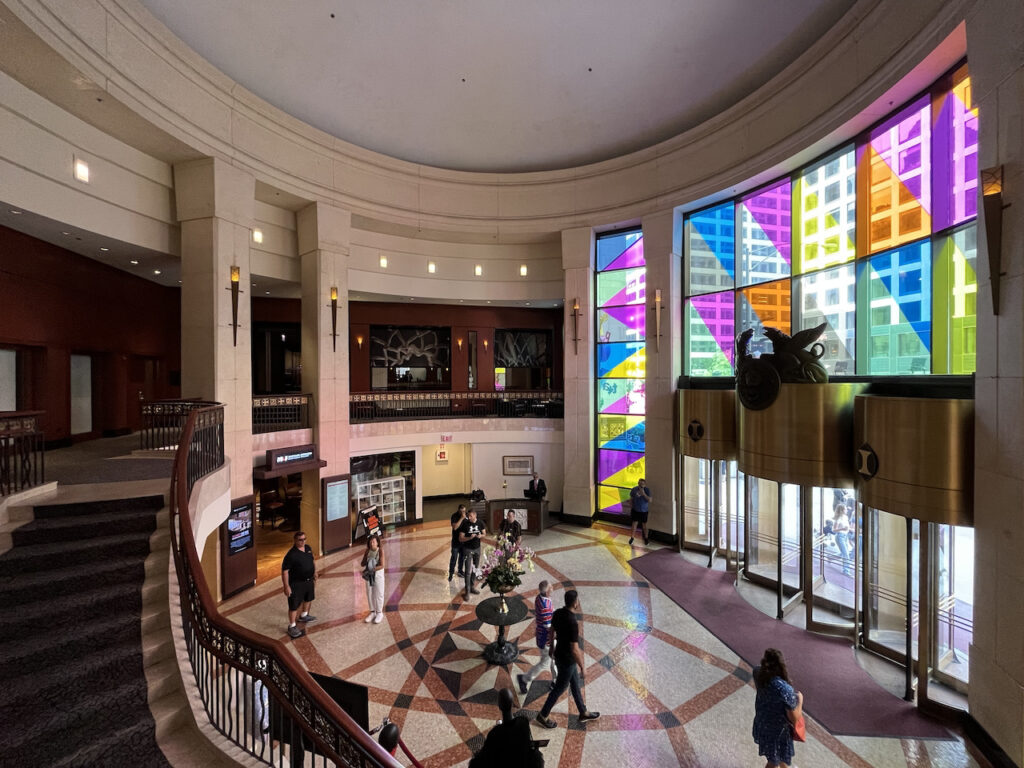 InterContinental Chicago Magnificent Mile Lobby