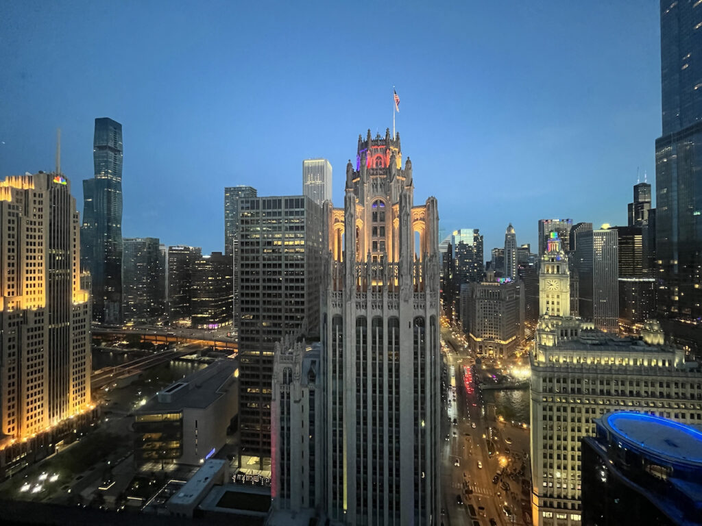 InterContinental Chicago Magnificent Mile Premium Premier City View Night