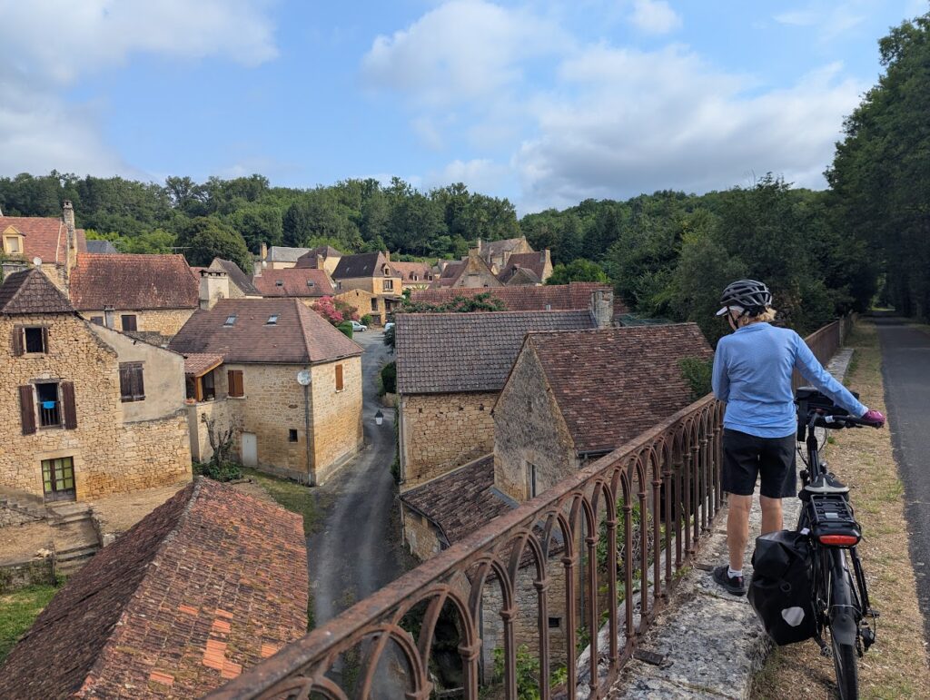The cycle path to Souillac