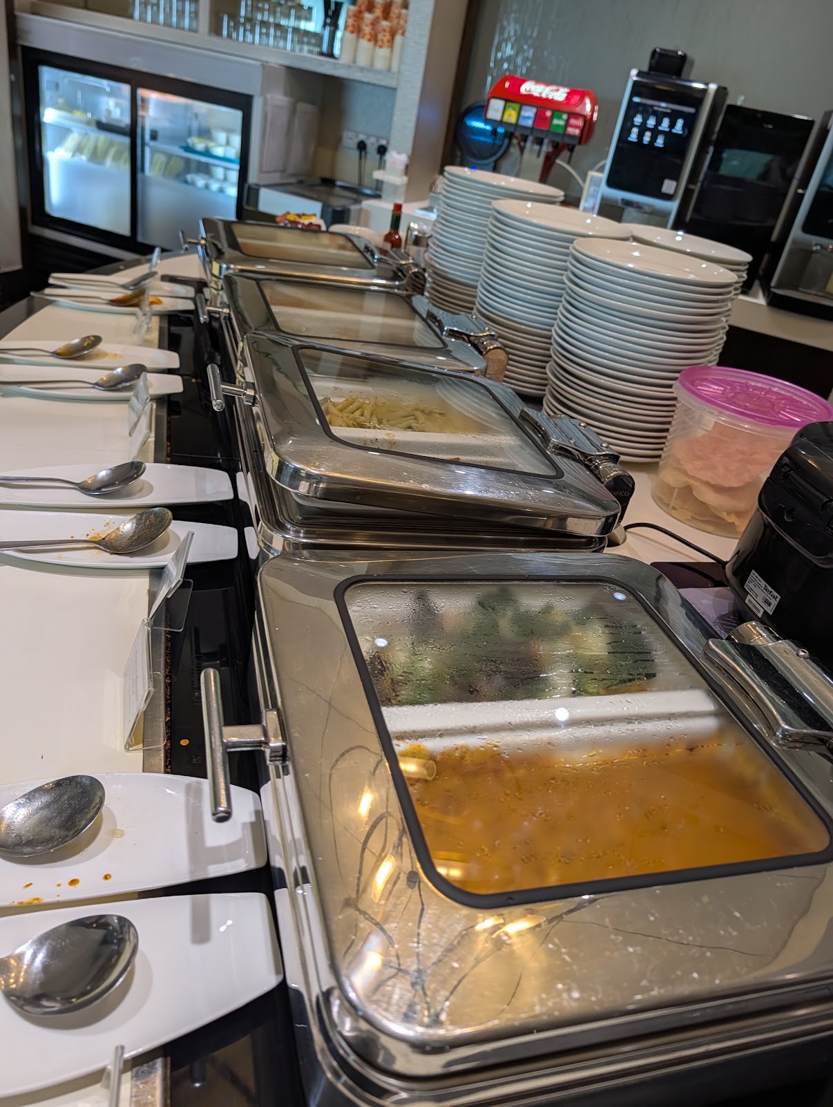Hot food buffet at Ambassador Transit Lounge, Changi T3